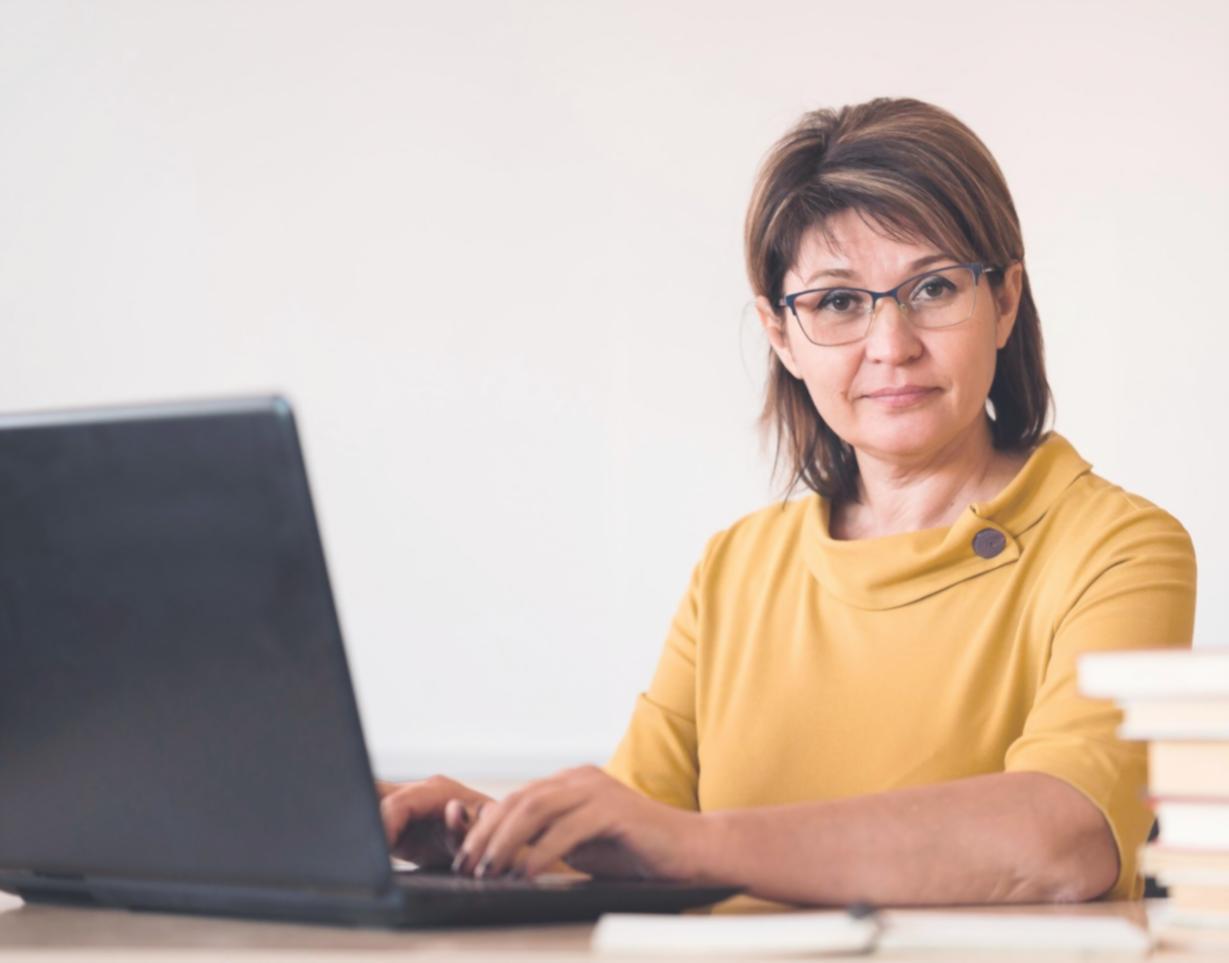 Detailansicht von Finanzplanungsmaterialien und Notizen